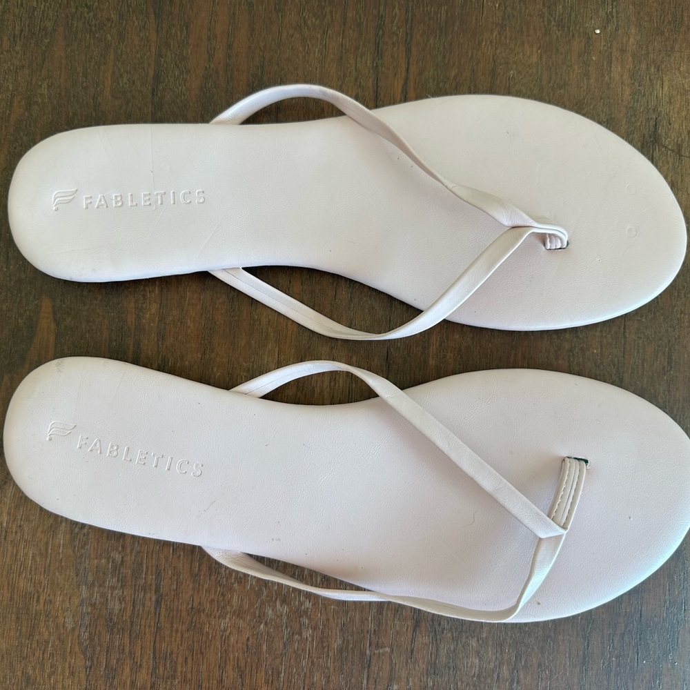 Fabletics Pale Pink Flip Flops/ Thong Sandals/ sz 10